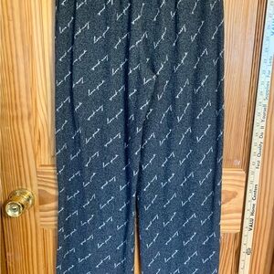 Victoria Secret PINK Sleep Pant Gray W/ ‘Love pink’ Pattern In White Size Medium